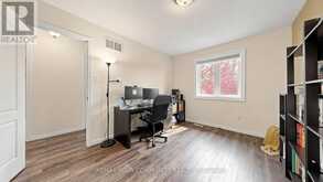 79 RED RIVER CRESCENT | Newmarket Ontario | Slide Image Thirty-two