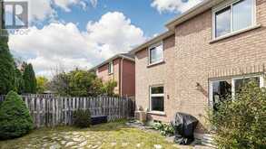 79 RED RIVER CRESCENT | Newmarket Ontario | Slide Image Forty-three