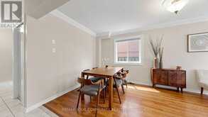 79 RED RIVER CRESCENT | Newmarket Ontario | Slide Image Nine