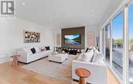 88 COSFORD STREET | Aurora Ontario | Slide Image Nine