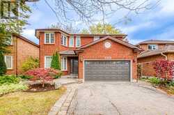 1323 GREENWOOD CRESCENT | Oakville Ontario | Slide Image Two