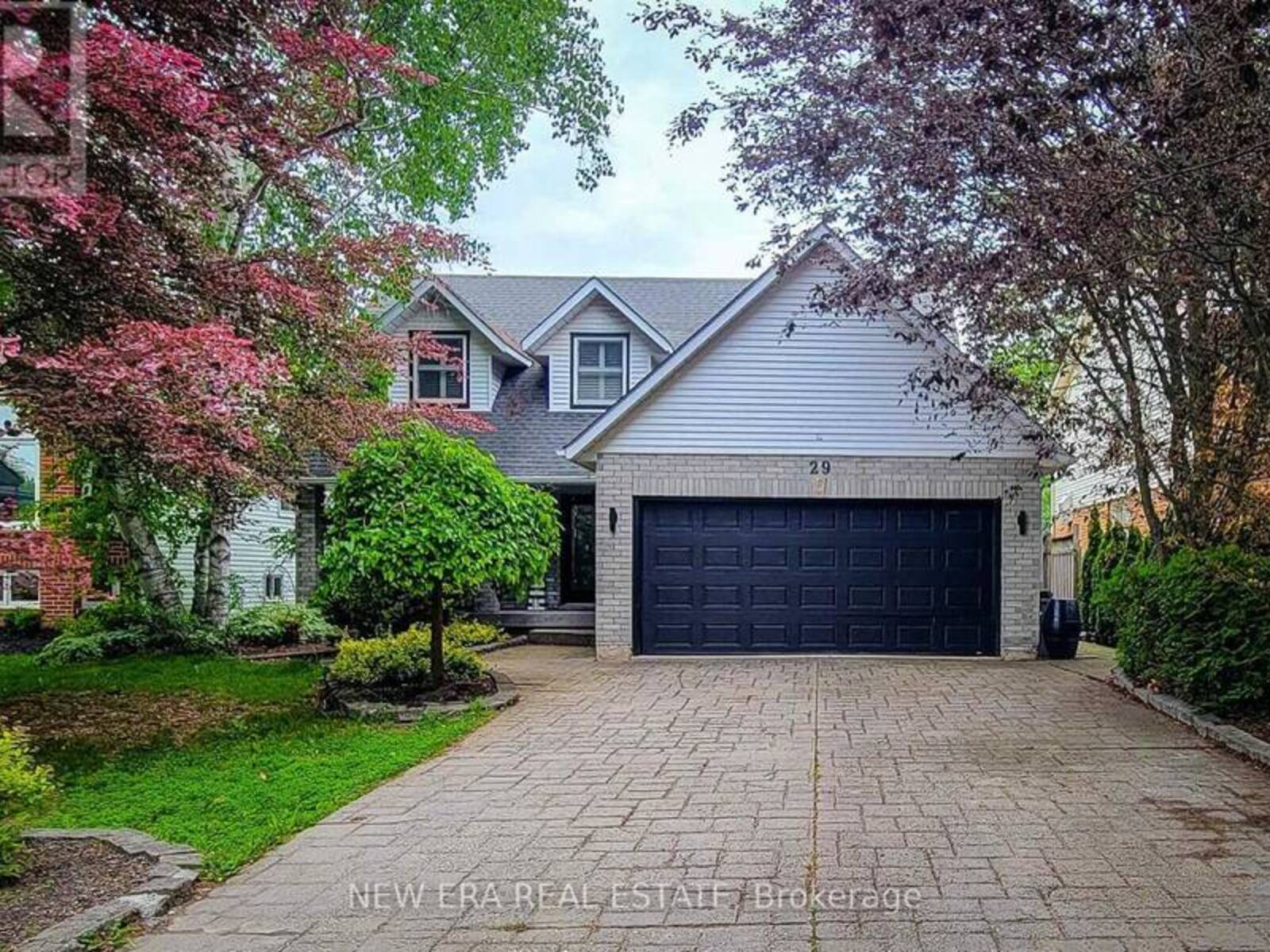 29 WOODSIDE SQUARE, Fonthill, Ontario L3E 0M7