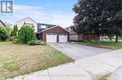 218 ANGELINE STREET N | Lindsay Ontario | Slide Image Two