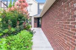 218 ANGELINE STREET N | Lindsay Ontario | Slide Image Four