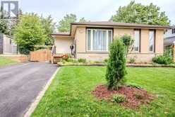 12 DAPHNE CRESCENT | Barrie Ontario | Slide Image Three