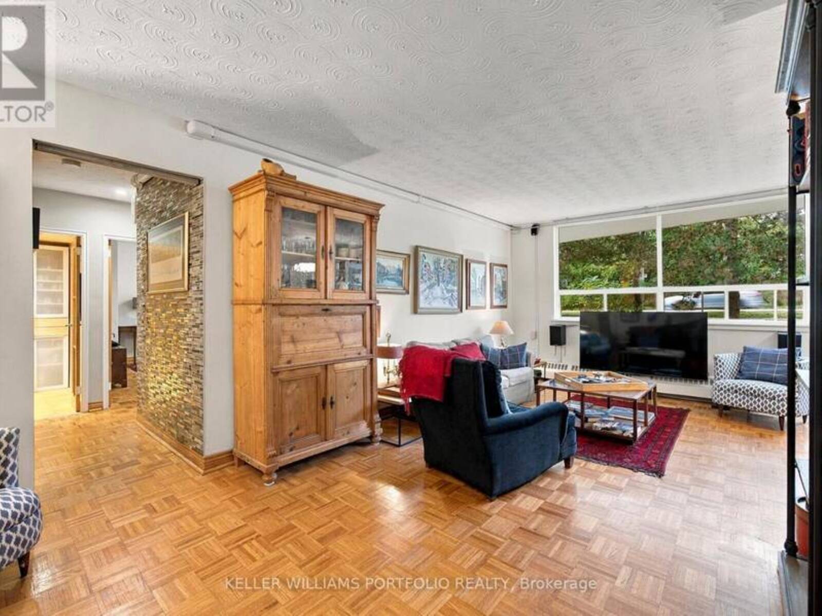 108 - 100 COE HILL DRIVE, Toronto, Ontario M6S 3E1