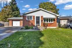 27 TOULON CRESCENT | London Ontario | Slide Image Three