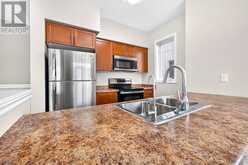 84 - 6 CHESTNUT DRIVE | Grimsby Ontario | Slide Image Sixteen