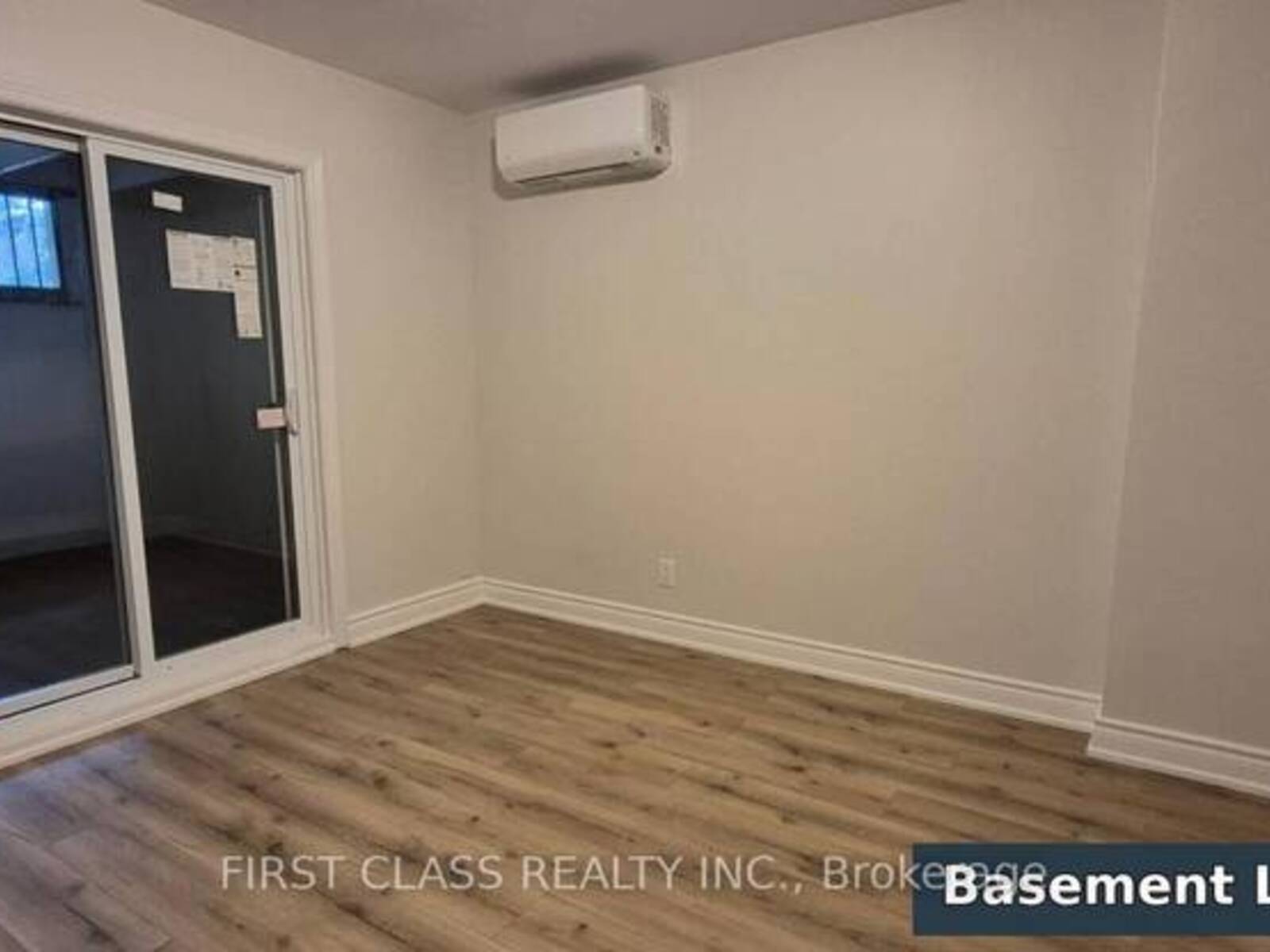 301 RHODES AVENUE, Toronto, Ontario M4L 3A4