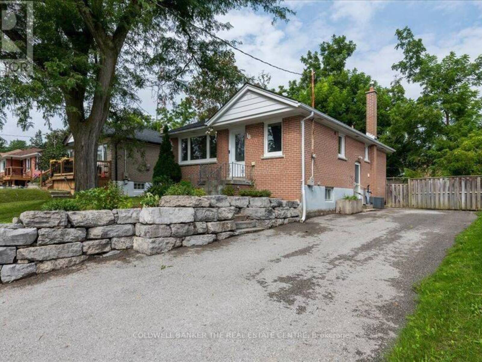 18 AGNES STREET, Barrie, Ontario L4M 2S2