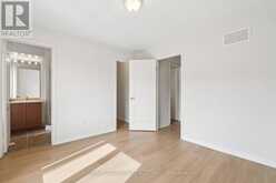 26 WALTER DOVE COURT | Aurora Ontario | Slide Image Thirteen