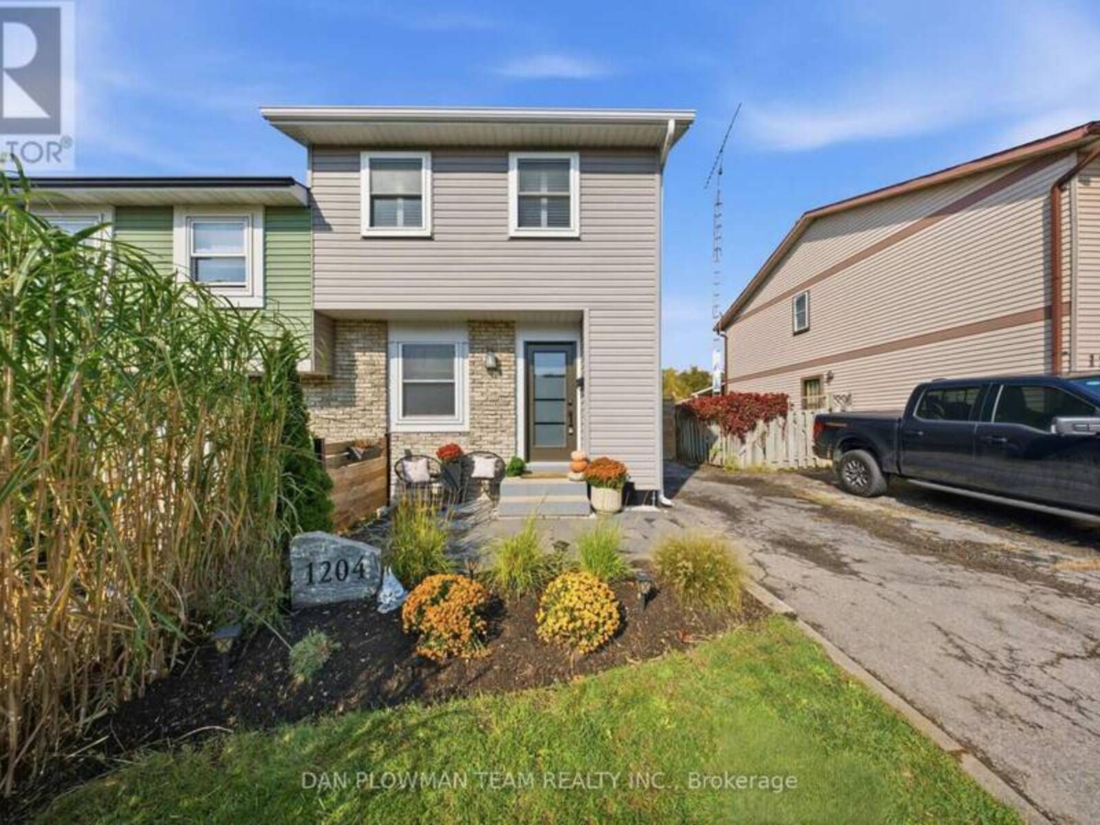1204 SOUTHDALE AVENUE, Oshawa, Ontario L1H 7Z3