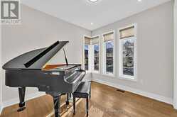 416 SEAVIEW HEIGHTS | East Gwillimbury Ontario | Slide Image Five