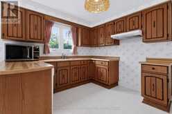 1326 PRINCE ALBERT COURT | Mississauga Ontario | Slide Image Nine