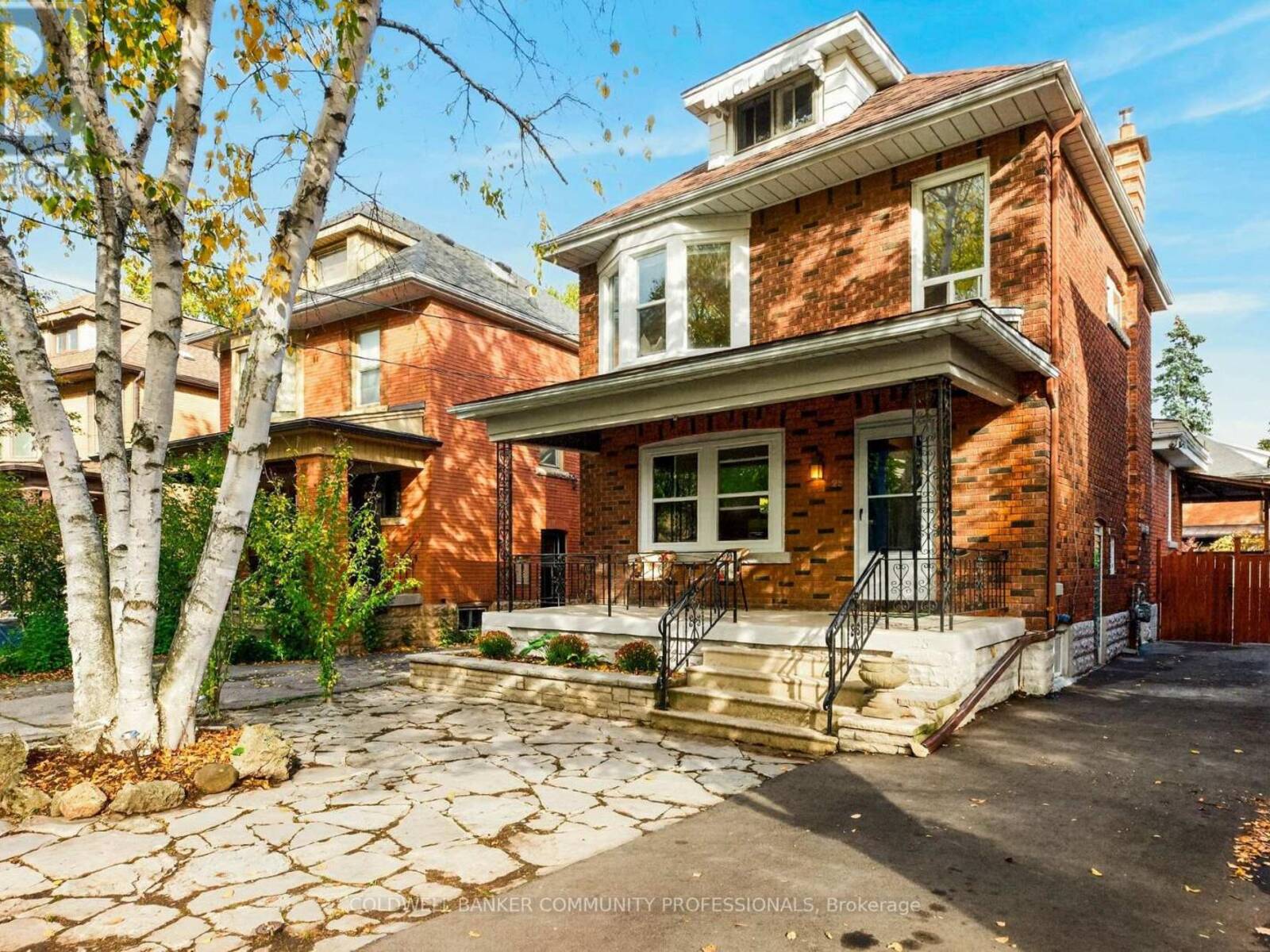 28 NORTH OVAL, Hamilton, Ontario L8S 3Y6