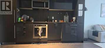 806 - 28 AVONDALE AVENUE S | Toronto Ontario | Slide Image Nine