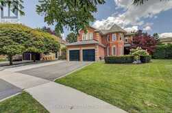 351 FAIRWAY GARDENS | Newmarket Ontario | Slide Image Two