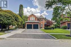 351 FAIRWAY GARDENS | Newmarket Ontario | Slide Image Three