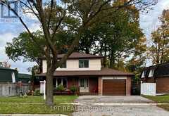 47 SPRINGDALE DRIVE | Barrie Ontario | Slide Image Two