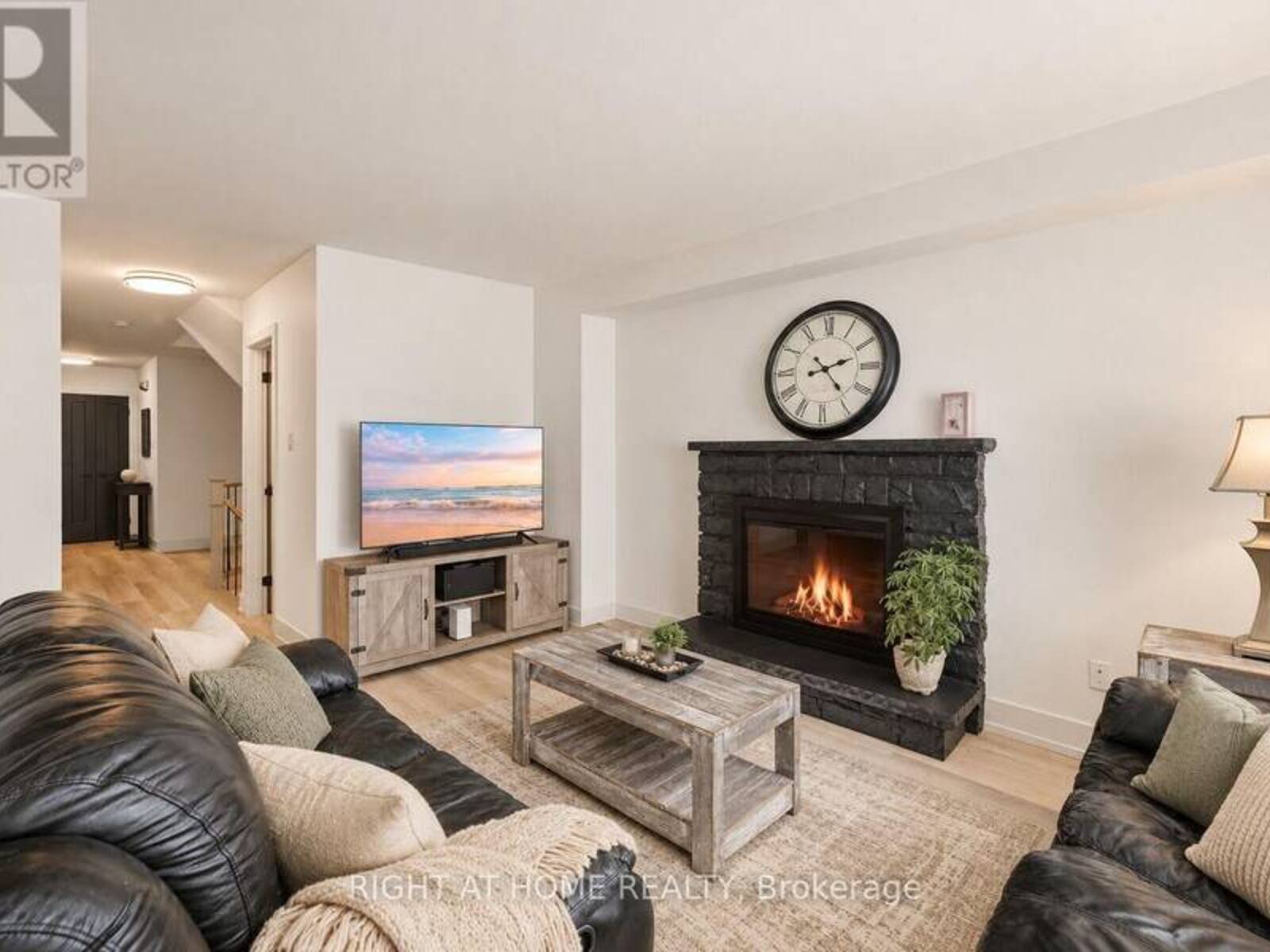 32 CHEVIOT CRESCENT, Brampton, Ontario L6Z 4H2