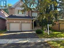 100 CARLYLE CRESCENT | Aurora Ontario | Slide Image One