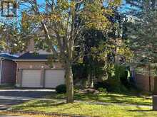 100 CARLYLE CRESCENT | Aurora Ontario | Slide Image Two