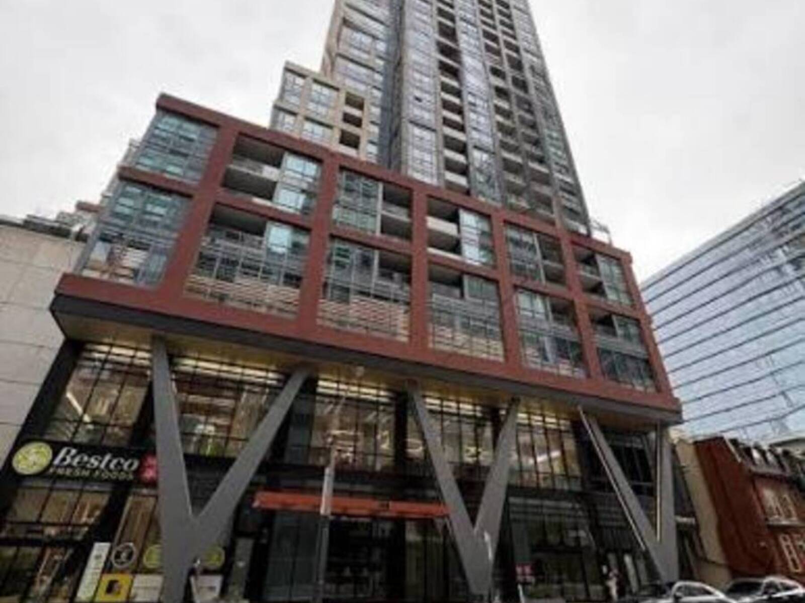 1113 - 108 PETER STREET, Toronto, Ontario M5V 0W2