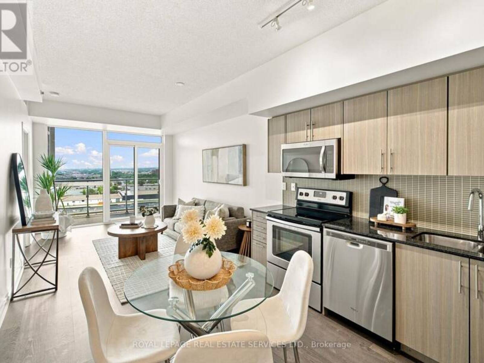 55 SPEERS ROAD, Oakville, Ontario L5K 3R6