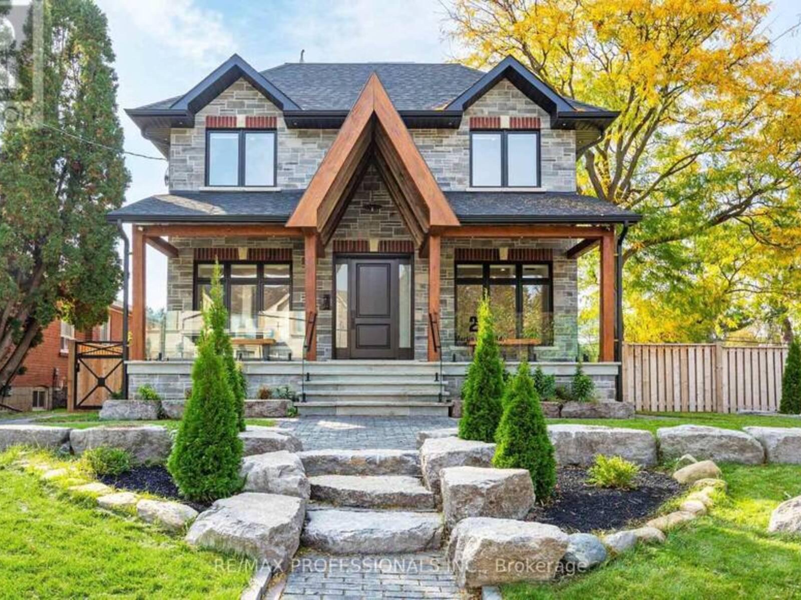 28 MARTIN GROVE ROAD, Toronto, Ontario M9B 4J9