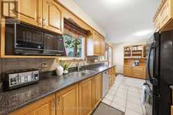 16 REDWOOD COURT | Hamilton Ontario | Slide Image Five