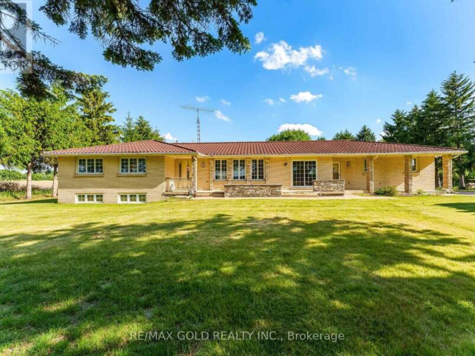 2047 HAMILTON ROAD, London, Ontario N6M 1G1