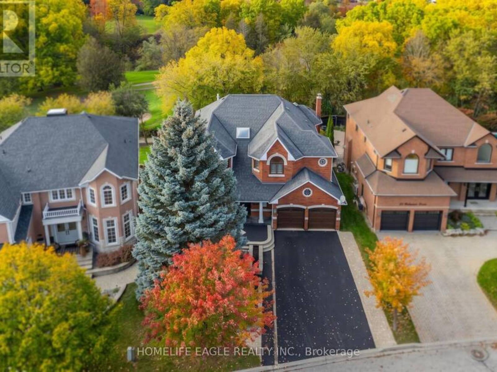 82 ROBERSON DRIVE, Ajax, Ontario L1T 3Z6