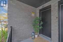 23 - 22 LYTHAM GREEN CIRCLE | Newmarket Ontario | Slide Image Four