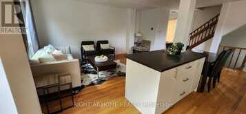 63 LINDSAY AVENUE | Newmarket Ontario | Slide Image Nine