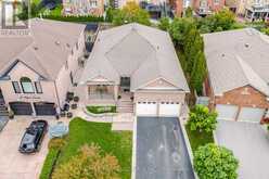8 PIPER COURT | Vaughan Ontario | Slide Image Four