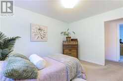 78 SULMONA DRIVE | Hamilton Ontario | Slide Image Thirteen
