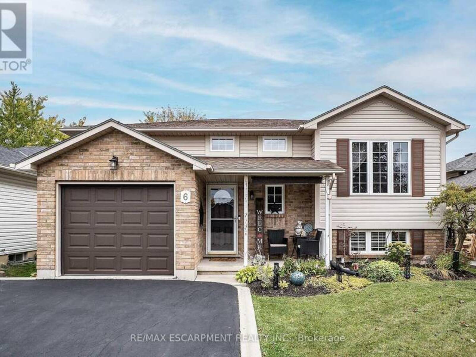 6 STUART STREET, Caledonia, Ontario N3W 2L3