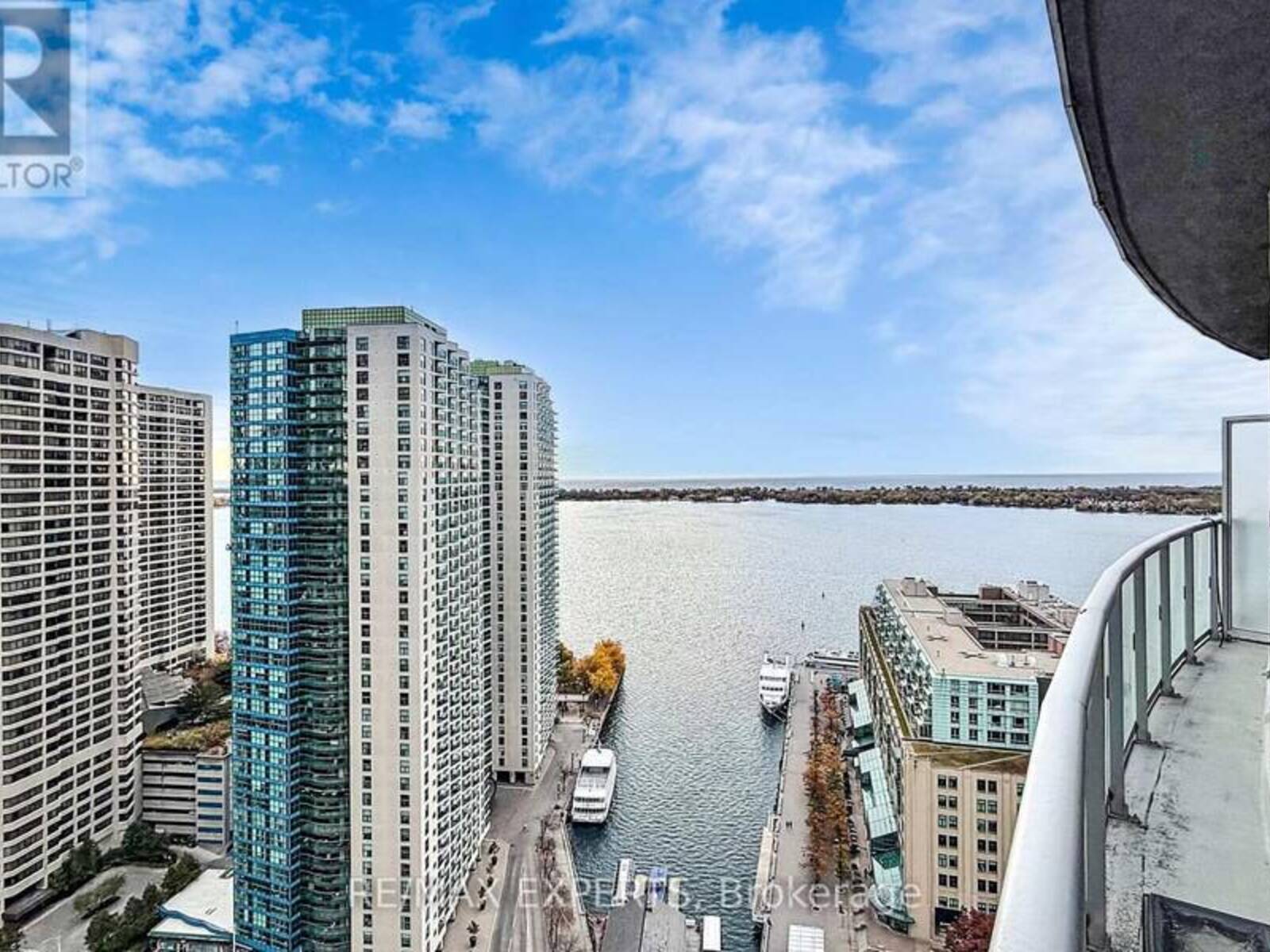 2905 - 8 YORK STREET, Toronto, Ontario M5J 2Y2