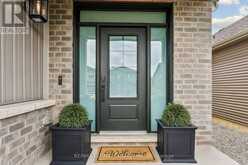 49 BLACKBIRD WAY | Hamilton Ontario | Slide Image Four