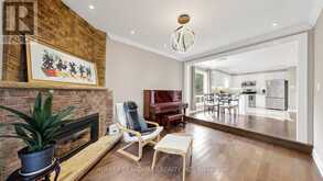 4 BISHOP CRESCENT | Markham Ontario | Slide Image Ten