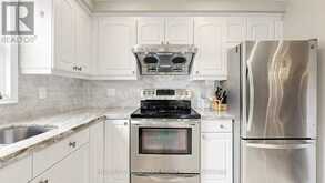 4 BISHOP CRESCENT | Markham Ontario | Slide Image Thirteen