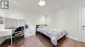 4 BISHOP CRESCENT | Markham Ontario | Slide Image Eighteen