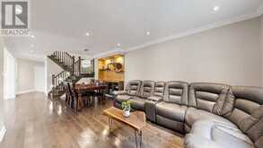 4 BISHOP CRESCENT | Markham Ontario | Slide Image Six