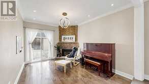 4 BISHOP CRESCENT | Markham Ontario | Slide Image Nine