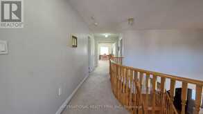 30 O'HARA CRESCENT | Richmond Hill Ontario | Slide Image Fifteen