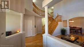 30 O'HARA CRESCENT | Richmond Hill Ontario | Slide Image Two
