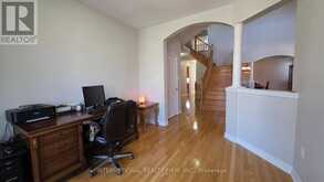 30 O'HARA CRESCENT | Richmond Hill Ontario | Slide Image Three