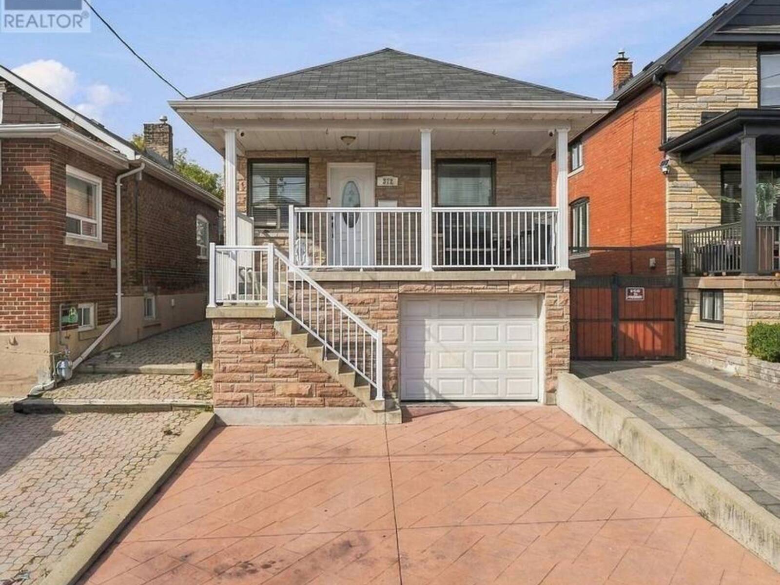 372 BLACKTHORN AVENUE, Toronto, Ontario M6M 3B9