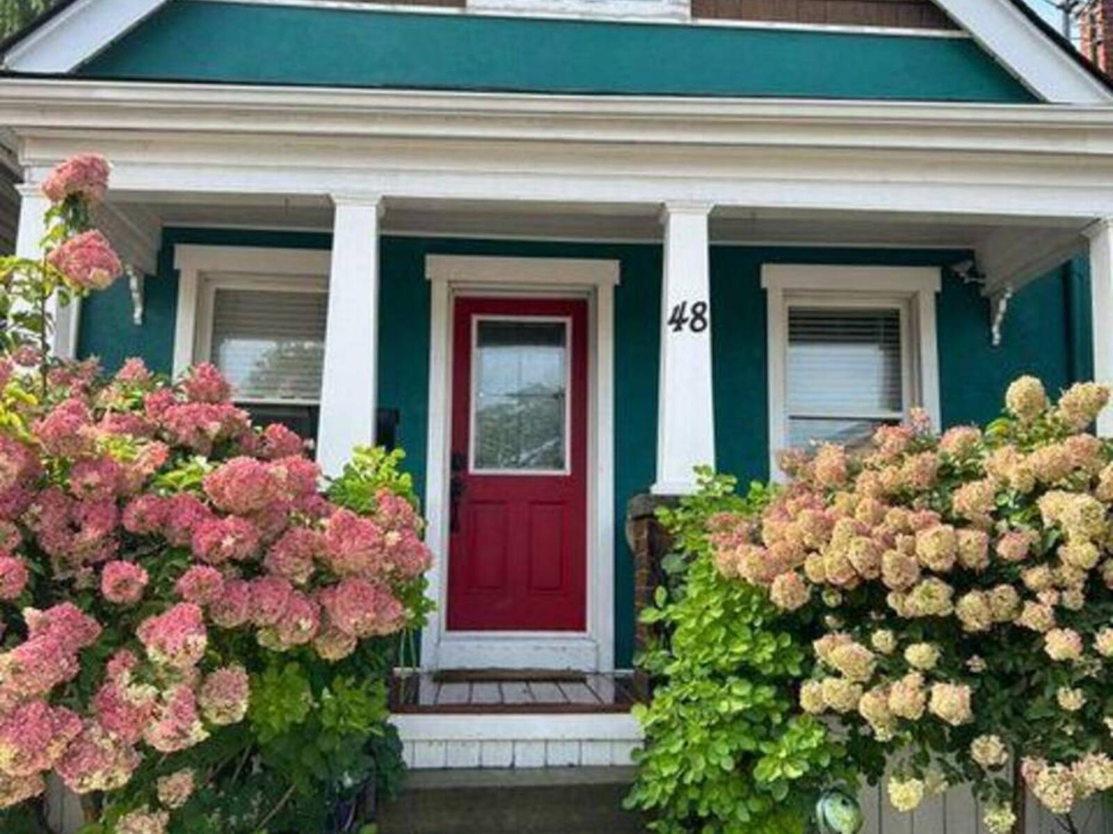48 BURTON STREET, Hamilton, Ontario L8L 3P8