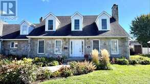 1920 BELVEDERE CRESCENT | Cornwall Ontario | Slide Image Three